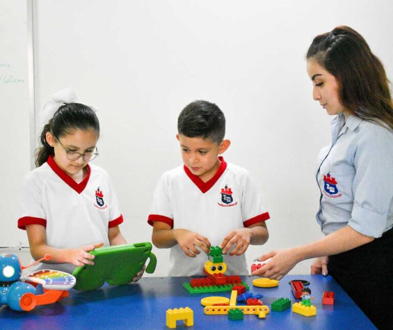 Robótica educativa ¿Qué es? ¿Cómo se estudia? y ¿Qué beneficios aporta a mis hijos?